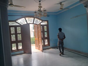 Parking in 2 BHK Independent House at Sai Homes Sector 49, Sector 49 – for Rent