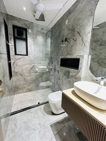 Bathroom in 5 BHK Builder Floor at Unitech Greenwood City Apartment, Sector 45 – for Sale