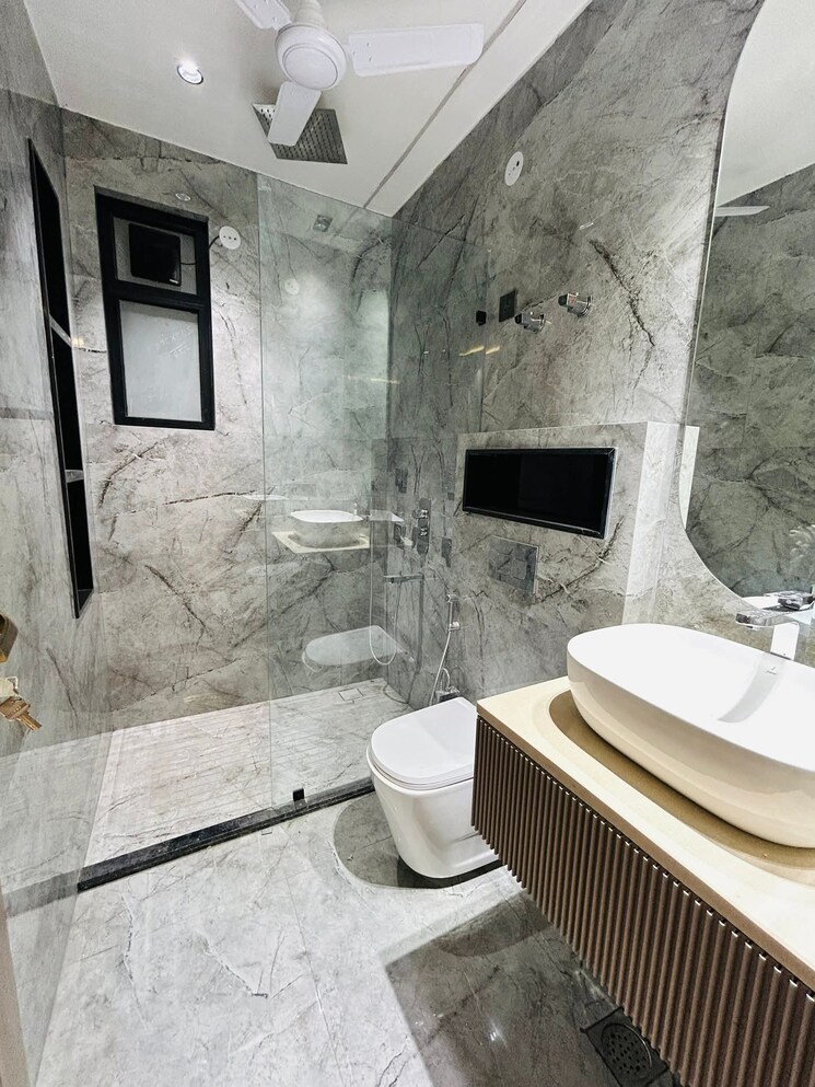 Bathroom, unitech-greenwood-city-apartment 5 Bedroom 4500 Sq.Ft. Builder Floor In Sector 45 Gurgaon 9271918