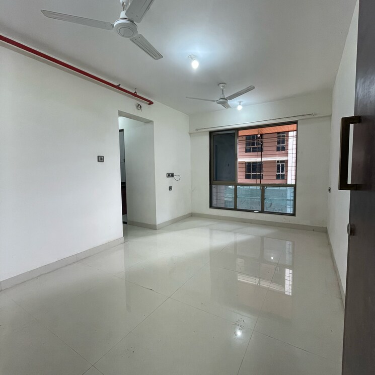 Room, malad east 2 Bedroom 650 Sq.Ft. Apartment In Malad East Mumbai 9271920