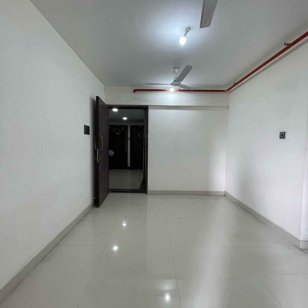 2 BHK Apartment For Rent in Tower 28