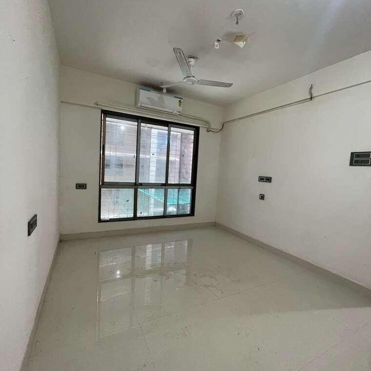 Room, malad east 2 Bedroom 650 Sq.Ft. Apartment In Malad East Mumbai 9271920
