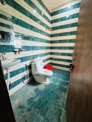 Parking in 3 BHK Builder Floor at Sushant Lok 2, Sector 57 – for Rent