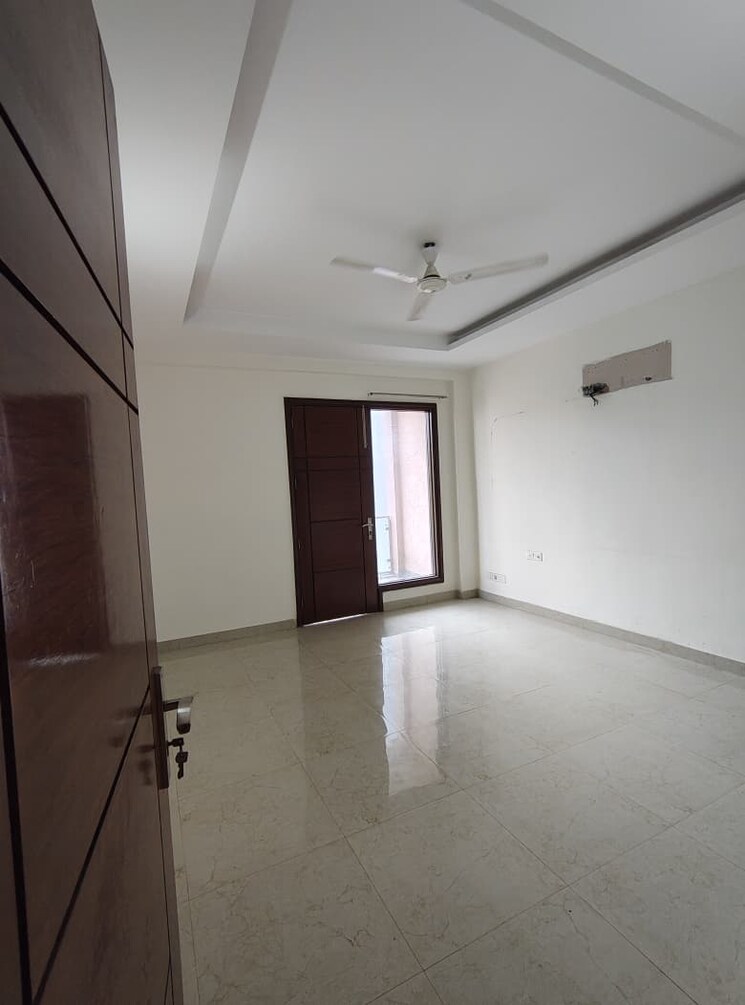 Room, unitech-uniworld-gardens 3.5 Bedroom 2200 Sq.Ft. Apartment In Sector 47 Gurgaon 9271928
