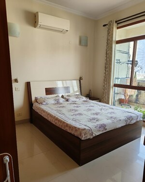 3.5 BHK Apartment For Rent in Unitech Uniworld Gardens, Sector 47