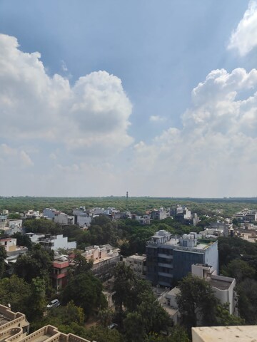 Plot Area in 3.5 BHK Apartment at Unitech Uniworld Gardens, Sector 47 – for Rent
