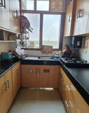 Kitchen in 3.5 BHK Apartment at Unitech Uniworld Gardens, Sector 47 – for Rent