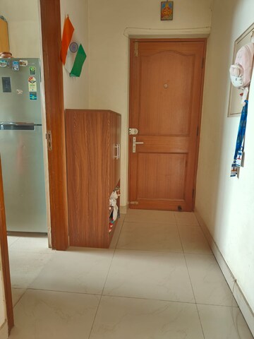 Room in 3.5 BHK Apartment at Unitech Uniworld Gardens, Sector 47 – for Rent