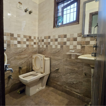 Bathroom in 1 BHK Apartment at Saket – for Rent