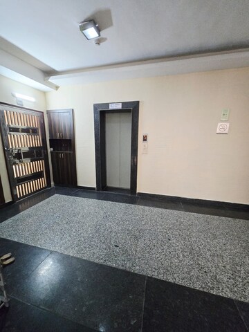 Room in 3 BHK Apartment at Mahagun Moderne, Sector 78 – for Sale