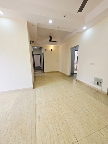3 BHK Apartment For Sale in Mahagun Moderne, Sector 78
