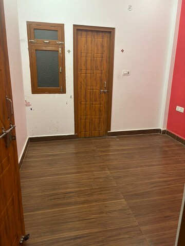 Room in 2 BHK Apartment at Anee Shakti Apartment, Chinhat – for Rent