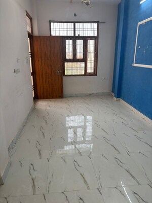 Room in 2 BHK Apartment at Anee Shakti Apartment, Chinhat – for Rent