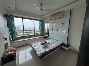 Bedroom in 2.5 BHK Apartment at Oberoi Realty Splendor, Andheri East – for Rent