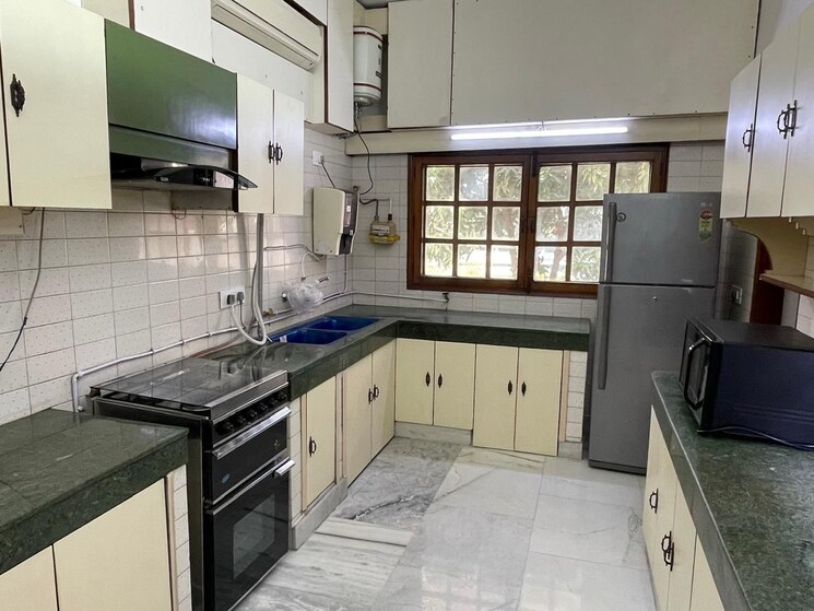 Kitchen, anand niketan 4 Bedroom 4200 Sq.Ft. Builder Floor In Anand Niketan Delhi 9271984