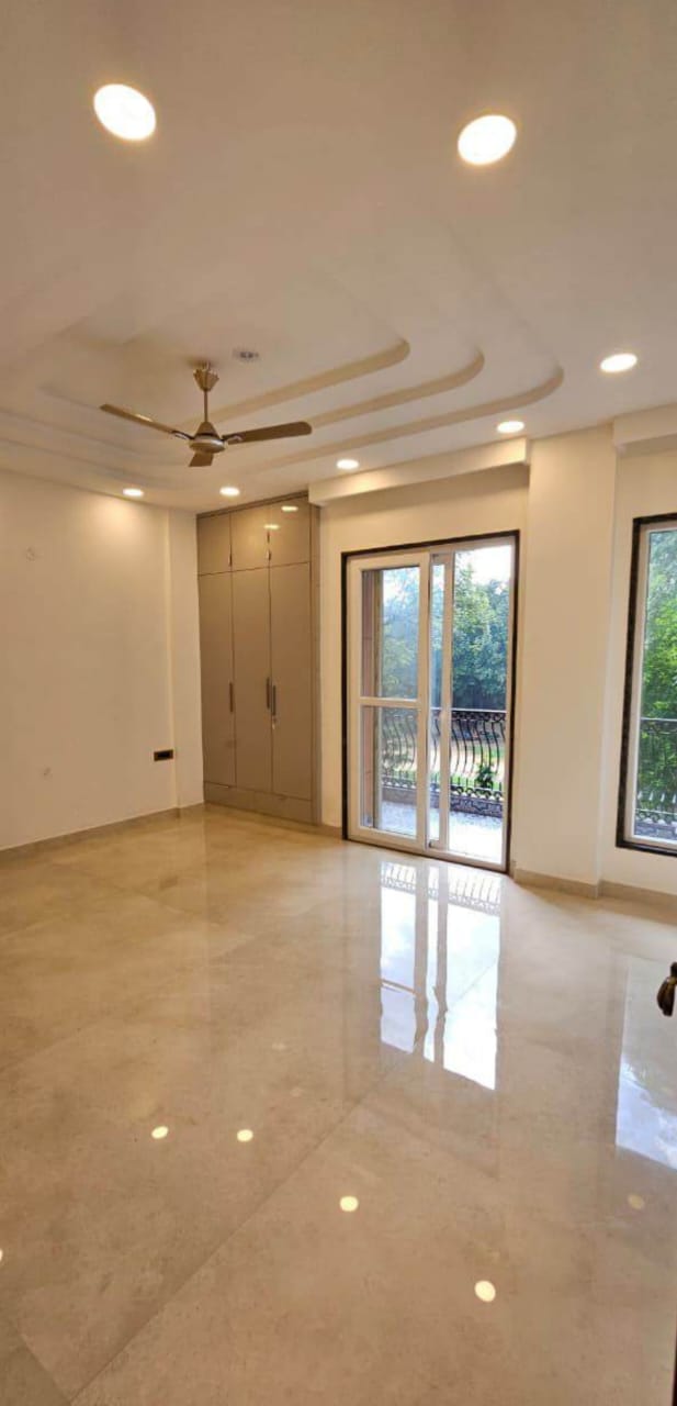 4 BHK + Pooja Room,Servant Room Builder Floor For Rent in Anand Niketan