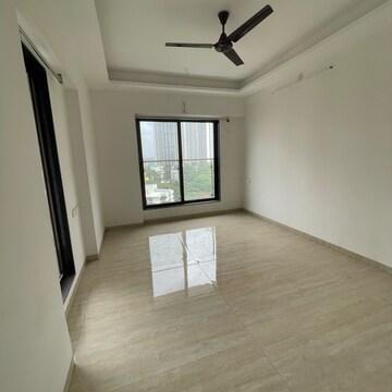 Room in 2 BHK Apartment at Malad East – for Rent