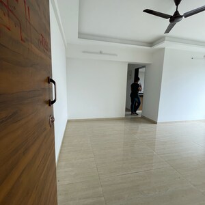 2 BHK Apartment For Rent in Malad East