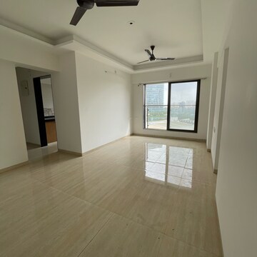 Room in 2 BHK Apartment at Malad East – for Rent