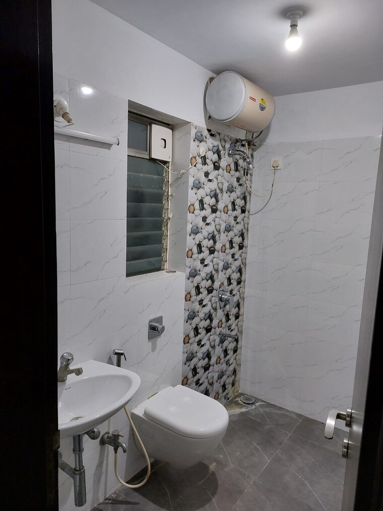 Bathroom, supreme-palms-2 3 Bedroom 1700 Sq.Ft. Apartment In Balewadi Pune 9271990