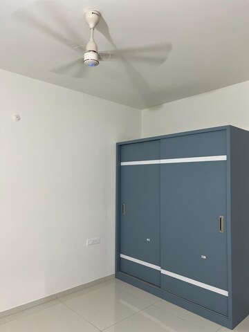 Room in 3 BHK Apartment at Movie Towers, Kokapet – for Rent