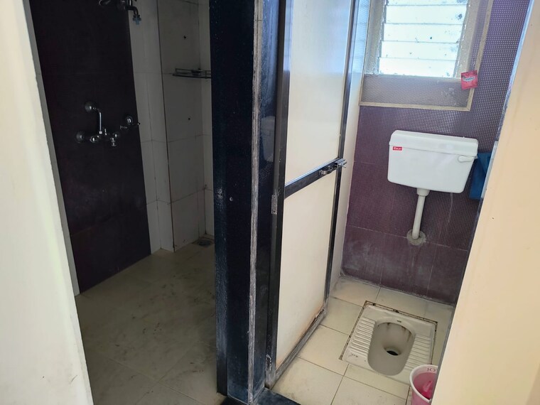 Bathroom, om-sai-plaza 1 Bedroom 400 Sq.Ft. Apartment In Ghodbunder Road Thane 9272045