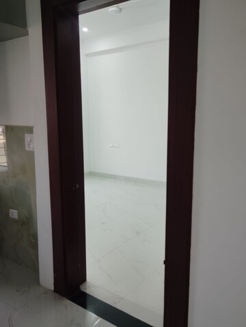 Room in 3 BHK Independent House at Sushant Golf City – for Rent