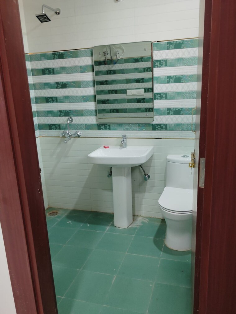 Bathroom, sushant golf city 3 Bedroom 2152 Sq.Ft. Independent House In Sushant Golf City Lucknow 9272081