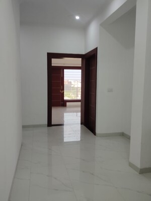 Room in 3 BHK Independent House at Sushant Golf City – for Rent