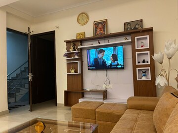 Living Room in 4 BHK Builder Floor at Sector 37 – for Rent