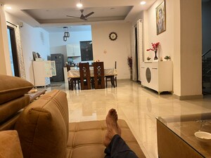 Team Area in 4 BHK Builder Floor at Sector 37 – for Rent