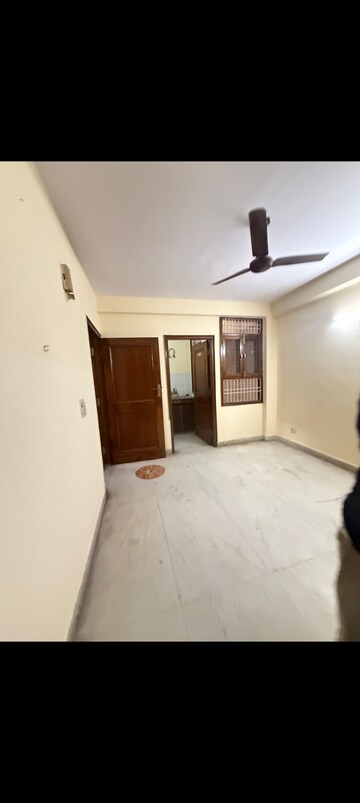 Bedroom in 1 BHK Builder Floor at Saket – for Rent