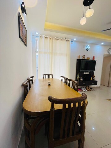 2.5 BHK Apartment For Rent in Nirala Aspire, Panchsheel Green