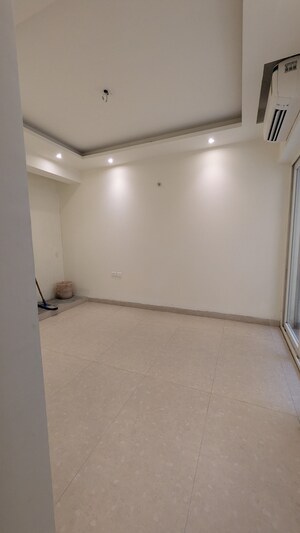 Room in 2 BHK Apartment at Aditya World City, Shahpur Bamheta – for Rent