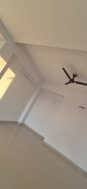 Furnished Amenities in 2 BHK Apartment at Shalimar Vista, Gomti Nagar – for Rent