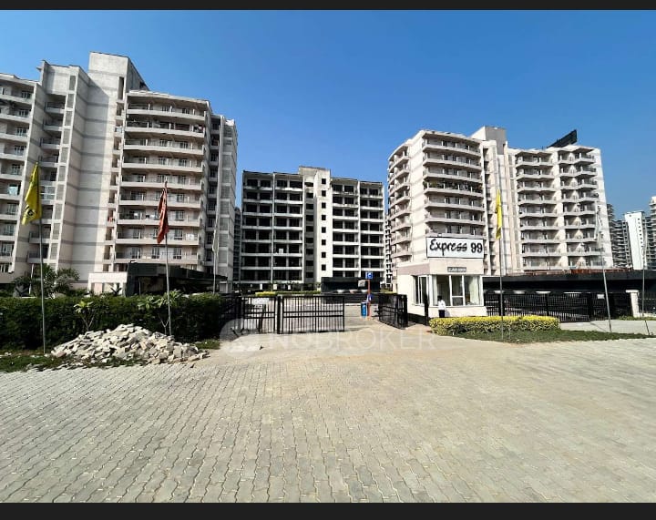 3 BHK + Pooja Room,Servant Room Apartment For Sale in Pareena Express Heights