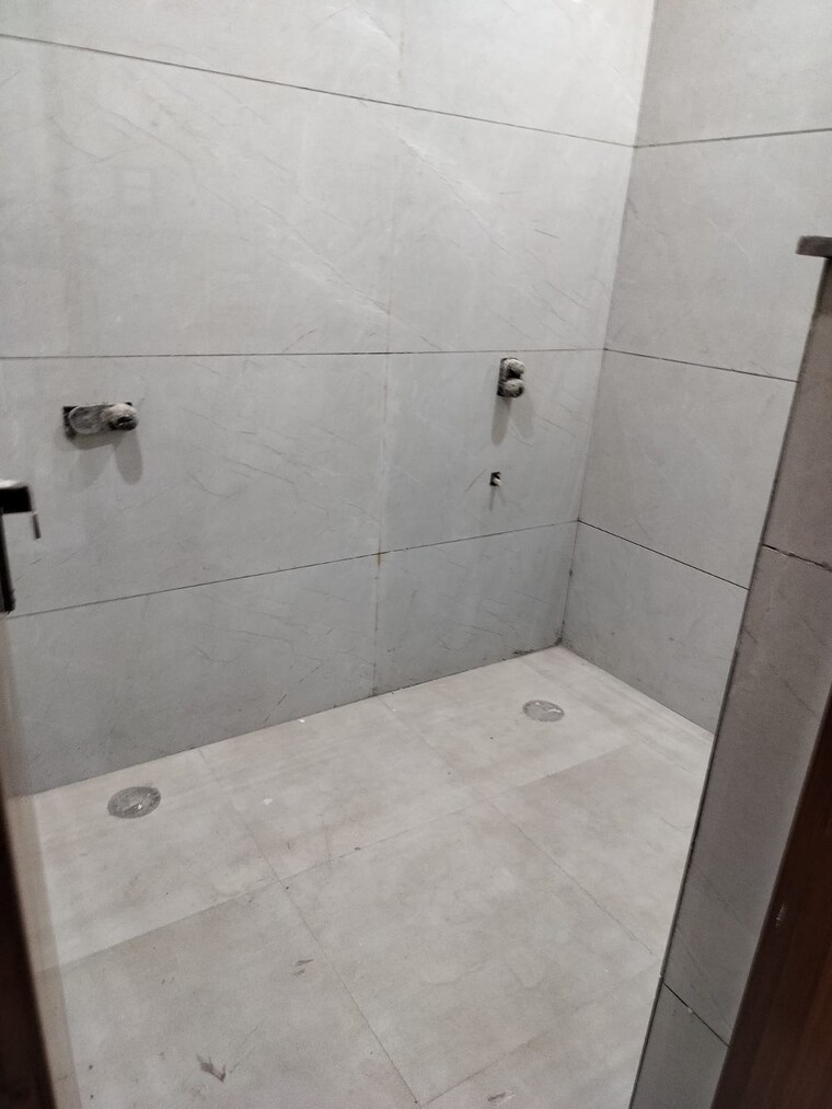 Bathroom, ms-enclave-zirakpur 3 Bedroom 125 Sq.Yd. Apartment In Dhakoli Zirakpur 9272248