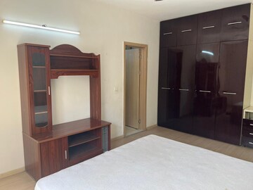 Room in 4 BHK Apartment at DLF New Town Heights II, Sector 86 – for Rent