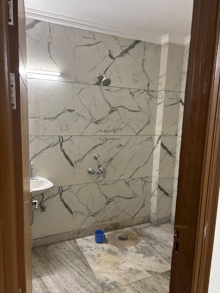 Bathroom, madangir 2 Bedroom 900 Sq.Ft. Apartment In Madangir Delhi 9272276