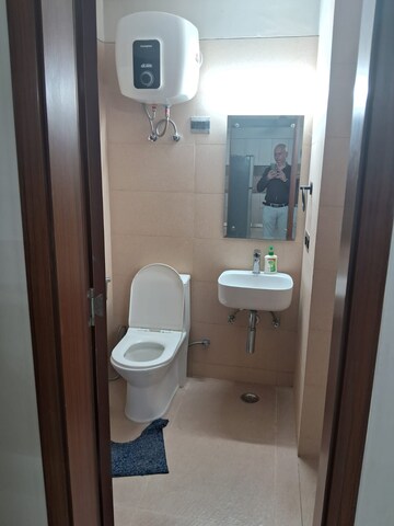 Bathroom in 3 BHK Builder Floor at Central Park Flower Valley Aqua Front Towers, Sohna Sector 33 – for Rent