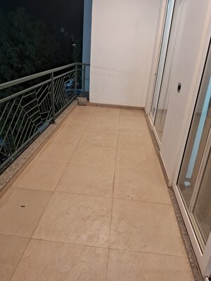 Balcony in 3 BHK Builder Floor at Central Park Flower Valley Aqua Front Towers, Sohna Sector 33 – for Rent