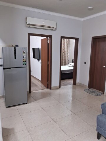 Room in 3 BHK Builder Floor at Central Park Flower Valley Aqua Front Towers, Sohna Sector 33 – for Rent