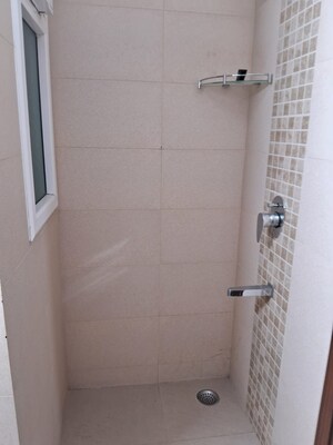 Bathroom in 3 BHK Builder Floor at Central Park Flower Valley Aqua Front Towers, Sohna Sector 33 – for Rent