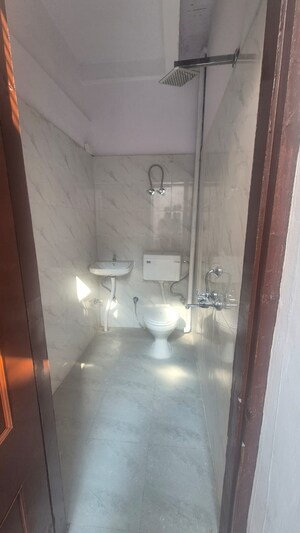 Bathroom in 4 BHK Builder Floor at Palam Vihar Residents Association, Palam Vihar – for Sale