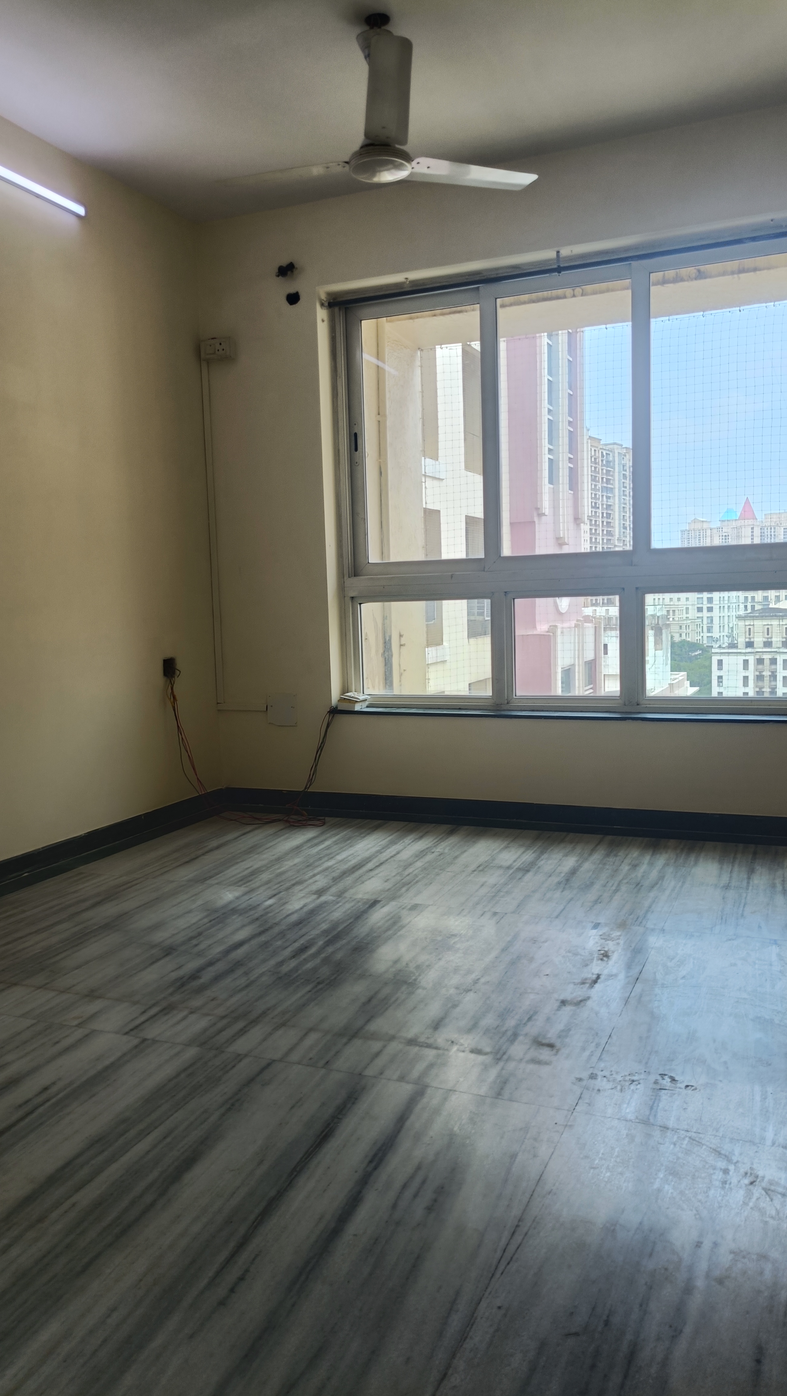 2 BHK Apartment For Rent in Hiranandani Estate Avon