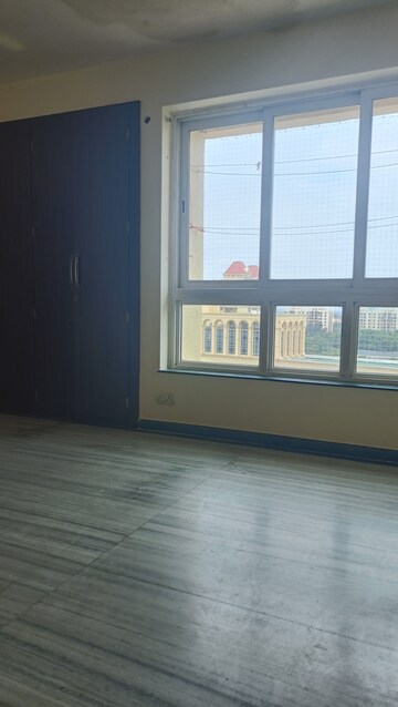 Room in 2 BHK Apartment at Hiranandani Estate Avon, Ghodbunder Road – for Rent