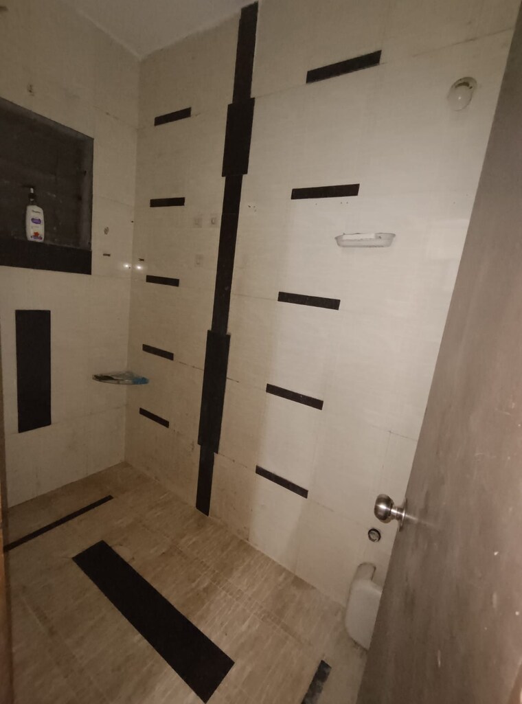 Bathroom, kopar khairane 1 Bedroom 250 Sq.Ft. Apartment In Kopar Khairane Navi Mumbai 9272373