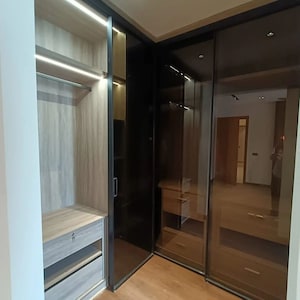 Room in 3.5 BHK Builder Floor at Dlf Phase ii – for Rent