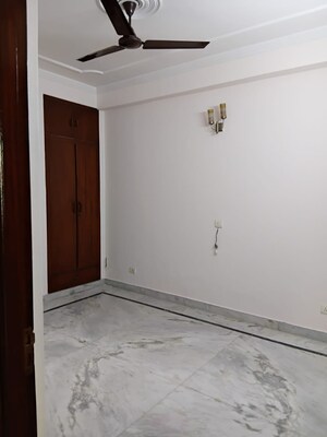 Room in 5 BHK Independent House at RWA Apartments Sector 41, Sector 41 – for Sale