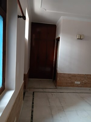 Building Lobby in 5 BHK Independent House at RWA Apartments Sector 41, Sector 41 – for Sale